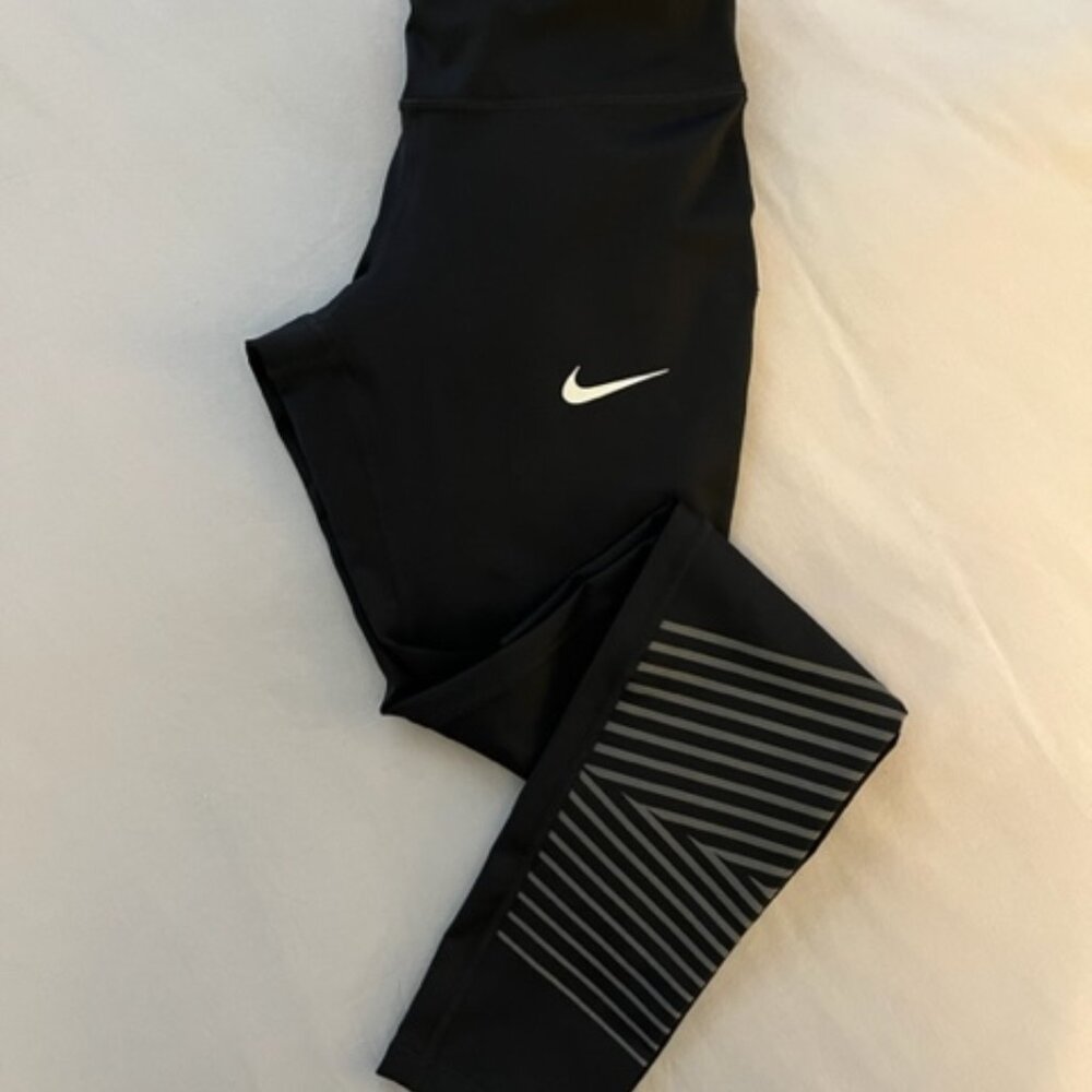 NIKE Dri-Fit Running Legging with Reflective Graphic, Black, Size S